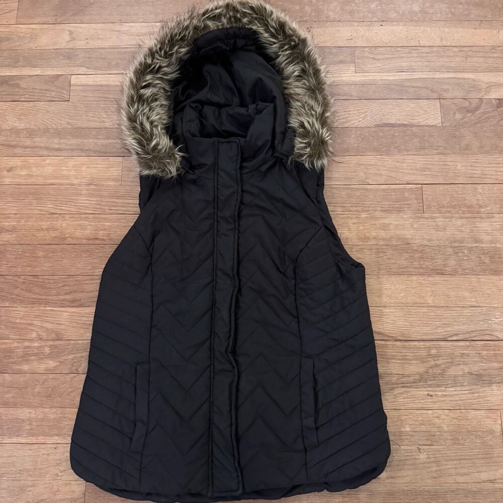 Maurices Women's Black Hooded Puffer Vest - Medium b67